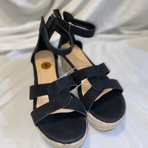 Black size 8 espadrille platform sandals